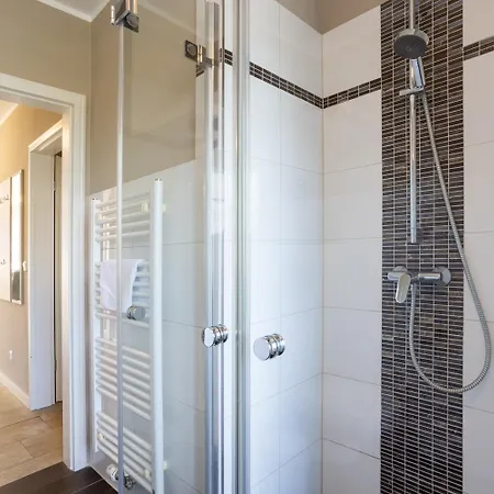 Hafenresidenz Alter Speicher Lauterbach *