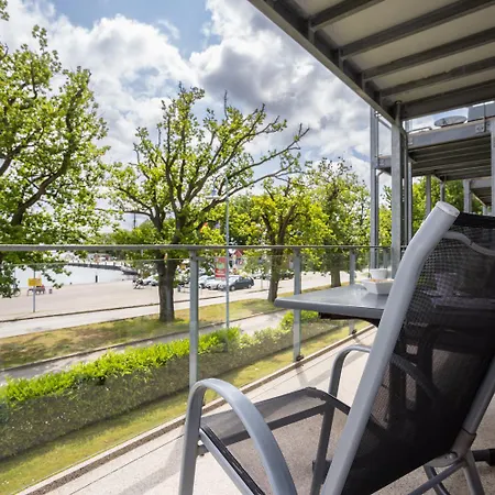 Hafenresidenz Alter Speicher Lauterbach *